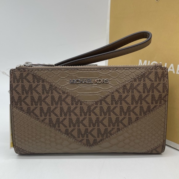 Michael Kors Large Double Zip Wallet Wristlet - Picture 2 of 7